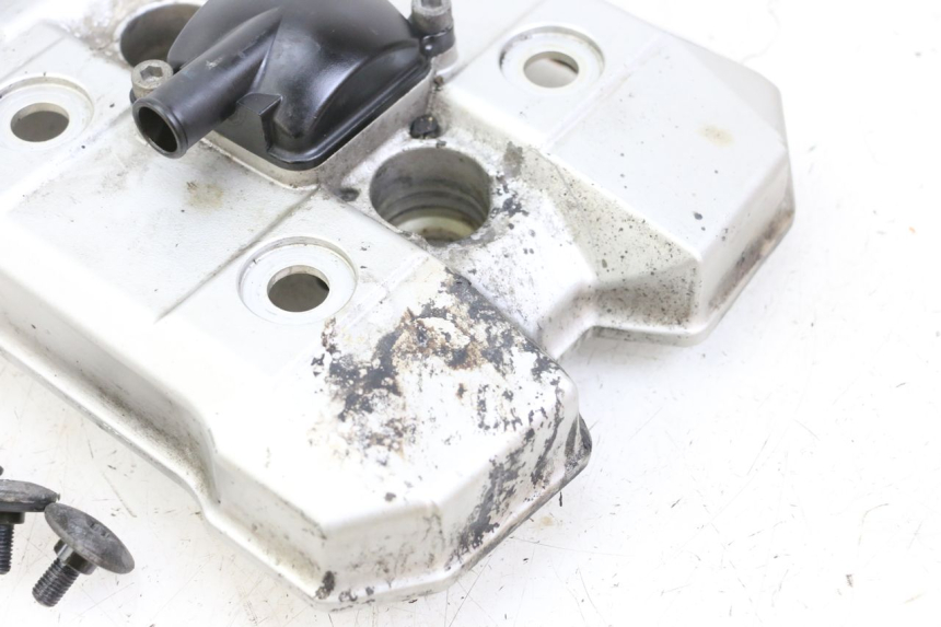 photo de CACHE CULBUTEUR SUZUKI GSX F GSXF 650 (2007 - 2015) - État de surface