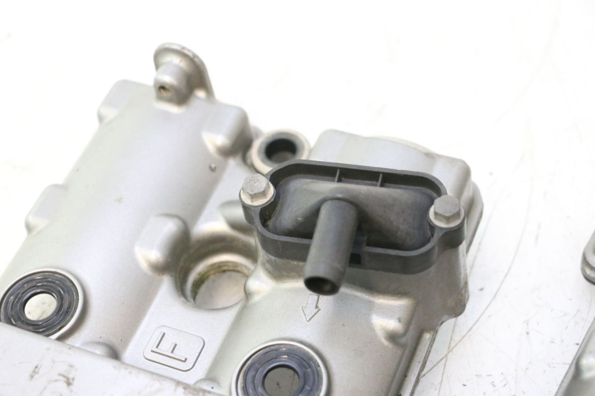 photo de CACHE CULBUTEUR SUZUKI SV S 650 (2003 - 2009) - Autre angle de vue