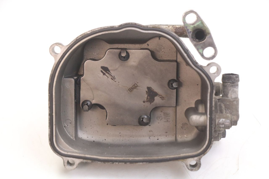 photo de CACHE CULBUTEUR PEUGEOT VIVACITY 125 (2010 - 2017) - Autre angle de vue