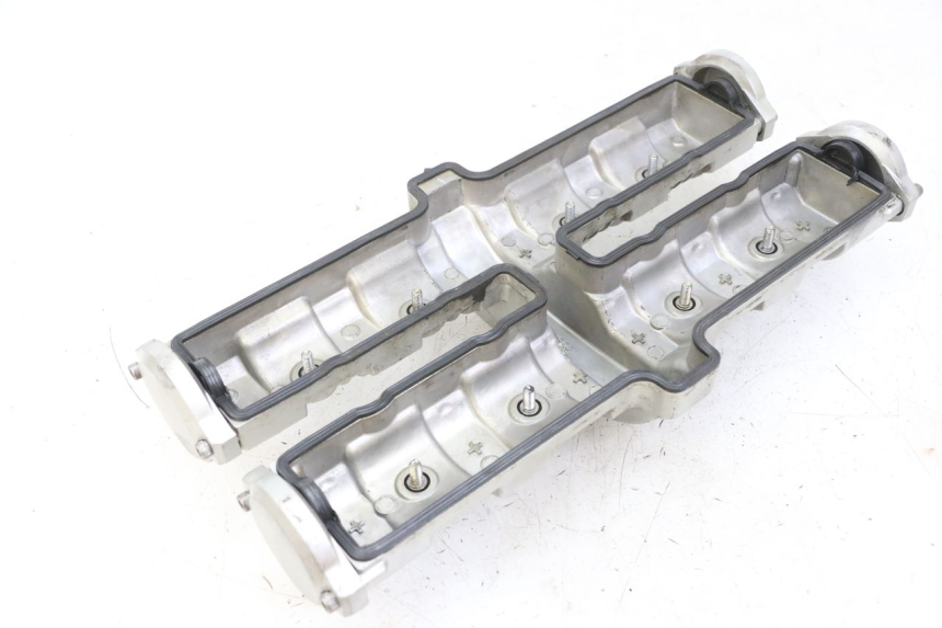 photo de CACHE CULBUTEUR YAMAHA FZS FAZER 600 (2001 - 2003) - Détail de la pièce