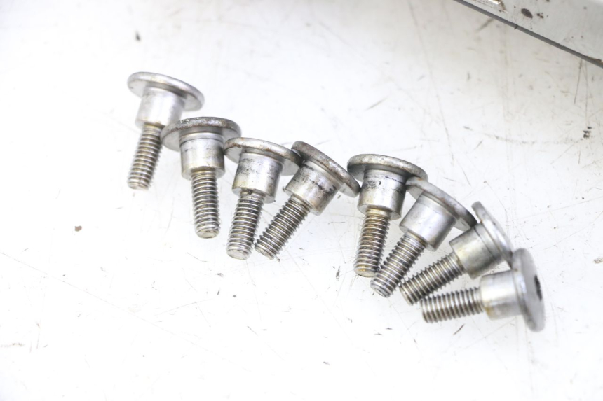 photo de CACHE CULBUTEUR YAMAHA FZS FAZER 600 (2001 - 2003) - Détails caractéristiques