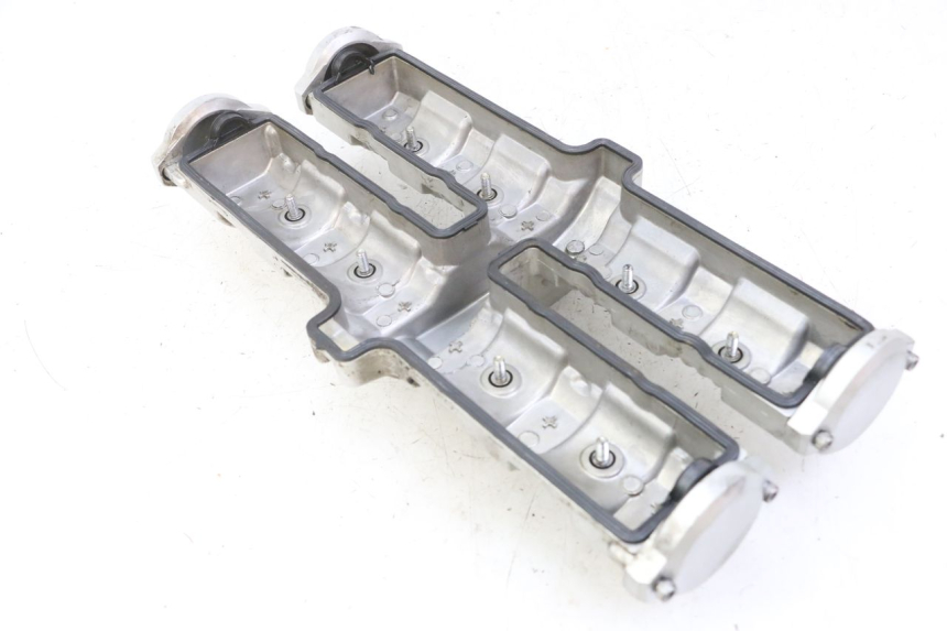 photo de CACHE CULBUTEUR YAMAHA FZS FAZER 600 (2001 - 2003) - Zoom état d’usage