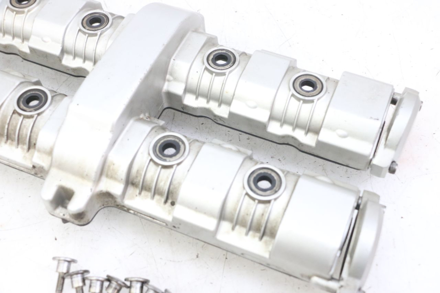 photo de CACHE CULBUTEUR YAMAHA FZS FAZER 600 (2001 - 2003) - Marquages et références