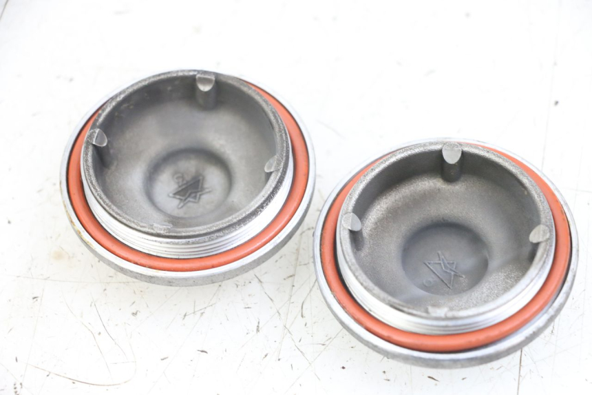 photo de CACHE CULBUTEUR YAMAHA YP MAJESTY 125 (2002 - 2006) - Détail de la pièce