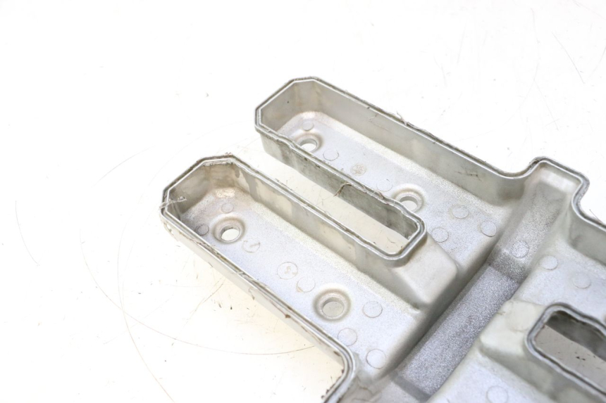 photo de CACHE CULBUTEUR YAMAHA YZF R GENESIS 750 (1993 - 1998) - Vue d’ensemble