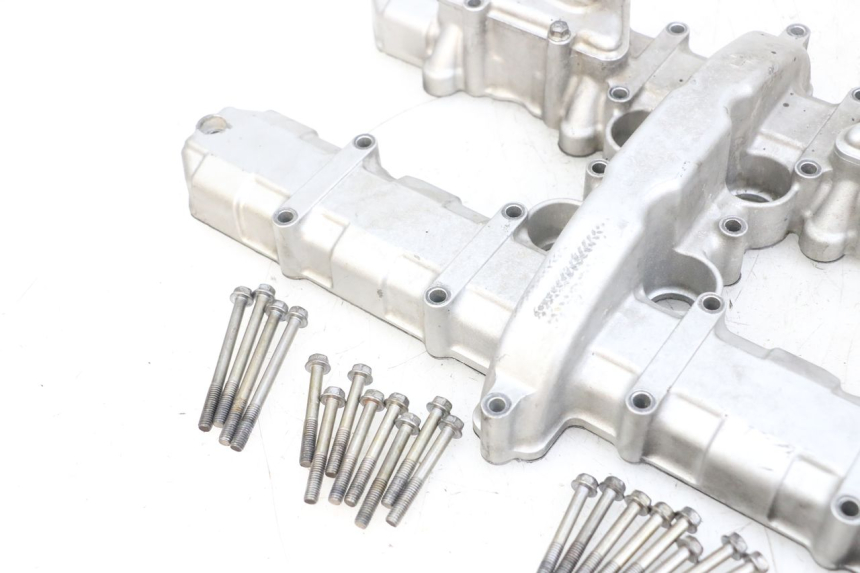 photo de CACHE CULBUTEUR KAWASAKI ZR 7 750 (1999 - 2004) - Points de fixation