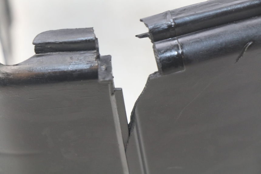 photo de CACHE CYLINDRE KYMCO AGILITY DELIVERY 4T 50 (2018 - 2023) - Gros plan technique