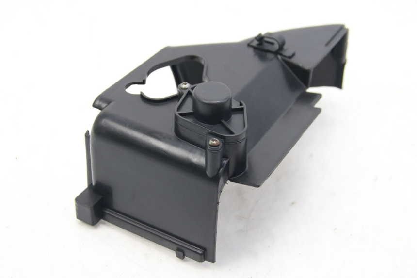 photo de CACHE CYLINDRE PEUGEOT KISBEE 4T 50 (2018 - 2022) - Points de fixation