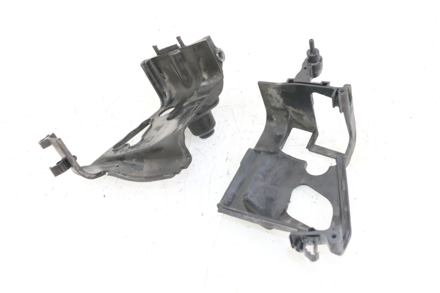 photo de CACHE CYLINDRE PIAGGIO LIBERTY IGET 4T 50 (2021 - 2025) - Points de fixation