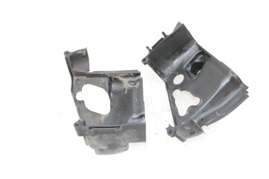 photo de CACHE CYLINDRE PIAGGIO ZIP 4T 50 (2018 - 2020) - Points de fixation