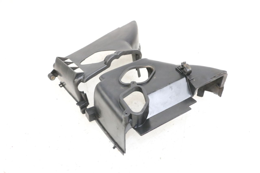 photo de CACHE CYLINDRE PEUGEOT V-CLIC VCLIC 50 (2007 - 2013) - Gros plan technique