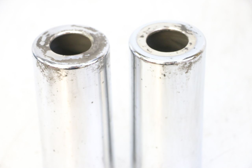 photo de CACHE FOURCHE PIAGGIO LIBERTY 125 (1998 - 2008) - Gros plan technique