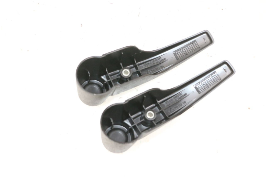 photo de CACHE FOURCHE PIAGGIO MP3 HPE 300 (2019 - 2026) - Détail de la pièce