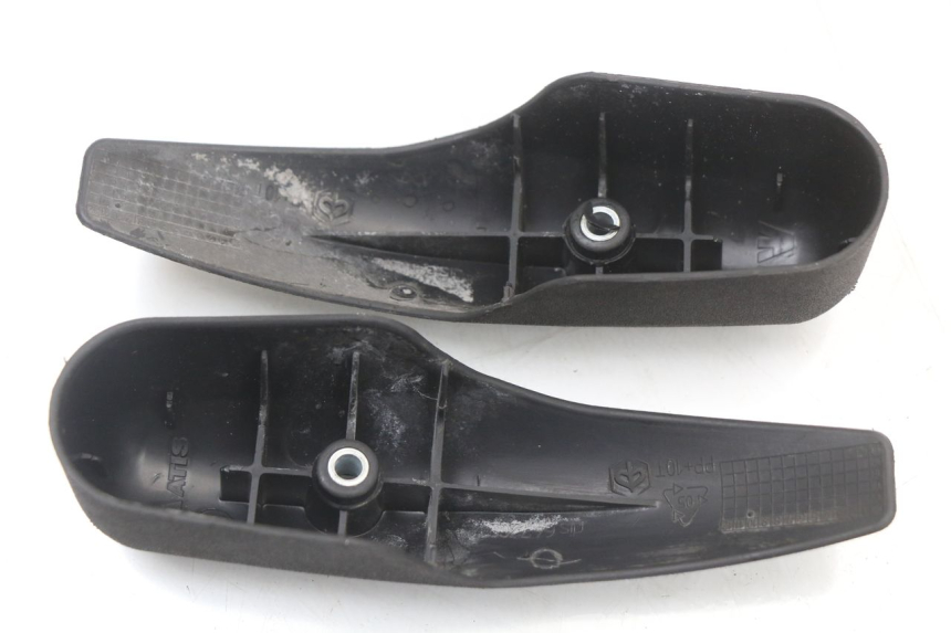 photo de CACHE FOURCHE PIAGGIO MP3 125 (2006 - 2014) - Détail de la pièce