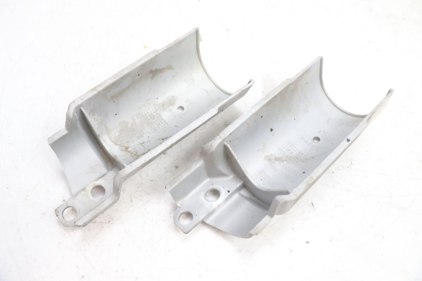 photo de CACHE FOURCHE APRILIA SCARABEO GT 125 (1999 - 2007) - Autre angle de vue