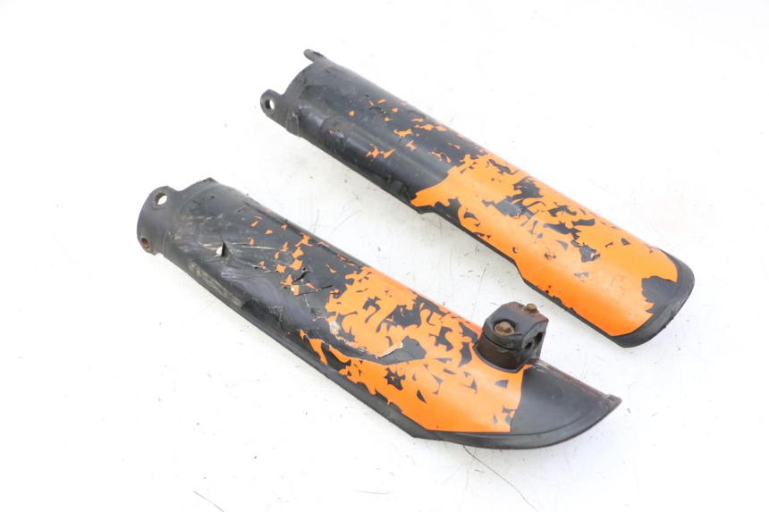 photo de CACHE FOURCHE KTM SUPERENDURO R 950 (2005 - 2009) - Gros plan technique