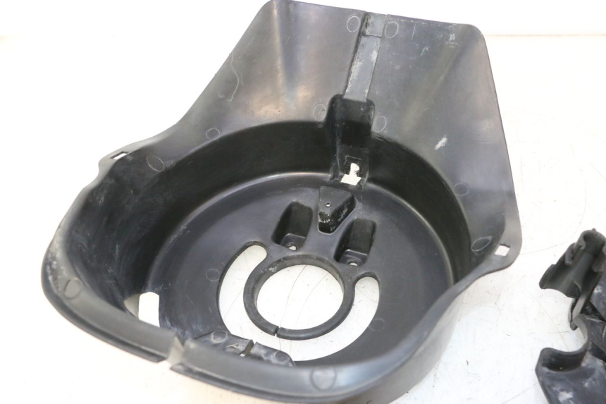 photo de CACHE FOURCHE PEUGEOT TREKKER 50 (1995 - 2004) - Détail de la pièce