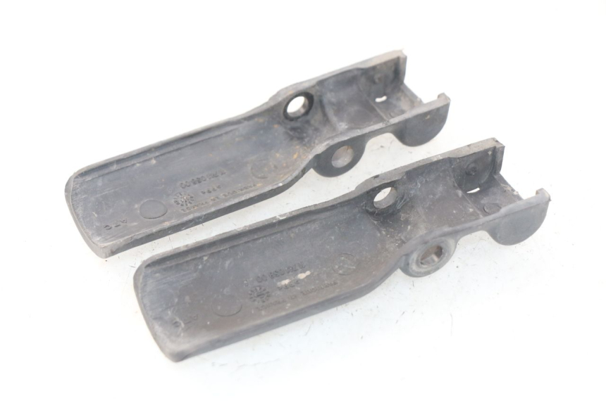 photo de CACHE FOURCHE PEUGEOT VIVACITY 50 (2004 - 2009) - Détail de la pièce