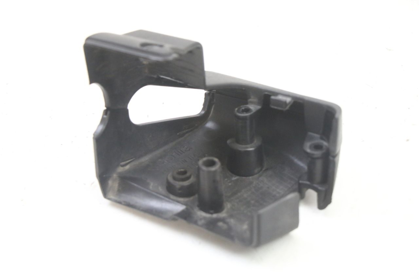 photo de CACHE MAITRE CYLINDRE APRILIA ATLANTIC 125 (2003 - 2009) - Vue d’ensemble