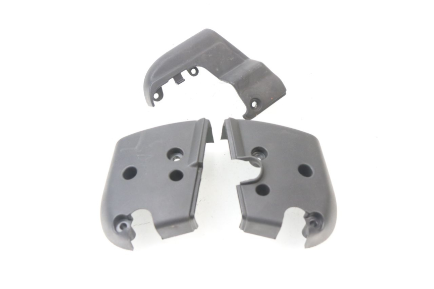 photo de CACHE MAITRE CYLINDRE APRILIA ATLANTIC 125 (2003 - 2009) - Autre angle de vue