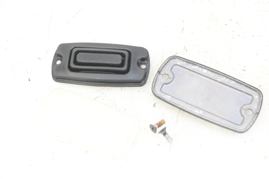 photo de CACHE MAITRE CYLINDRE HONDA CBF 500 (2004 - 2007) - Autre angle de vue