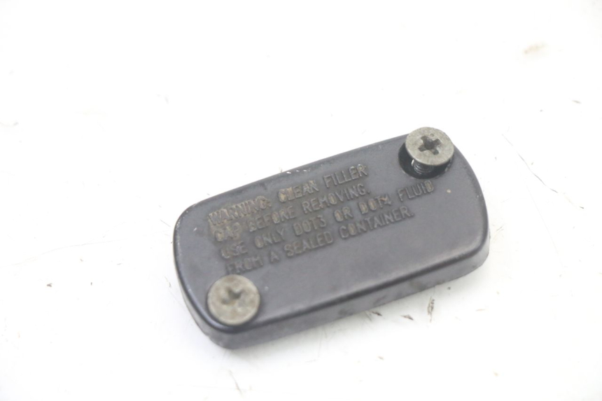 photo de CACHE MAITRE CYLINDRE PEUGEOT SPEEDFIGHT 3 LC 2T 50 (2009 - 2015) - Points de fixation