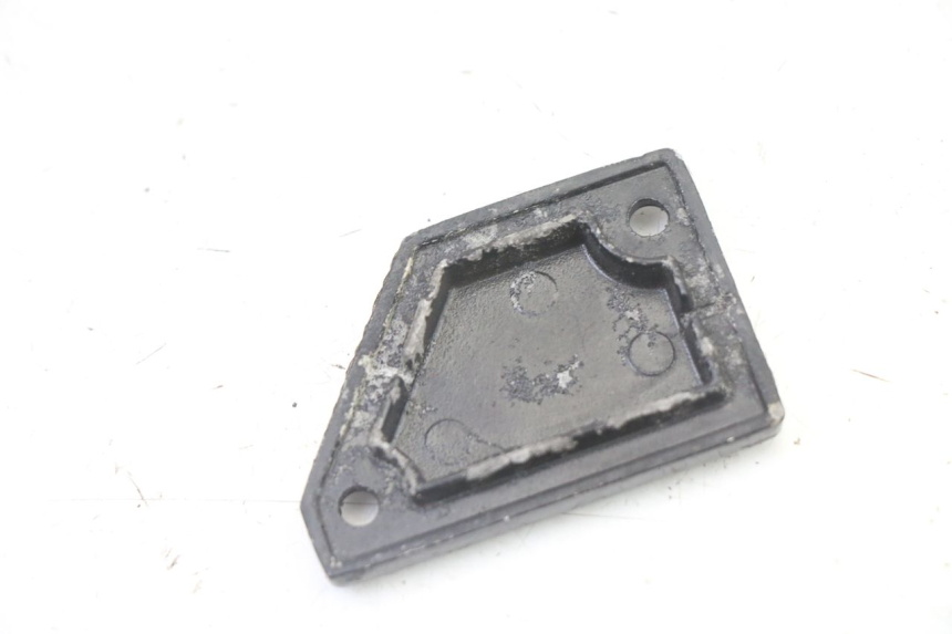 photo de CACHE MAITRE CYLINDRE PEUGEOT TWEET 4T 50 (2014 - 2019) - Autre angle de vue