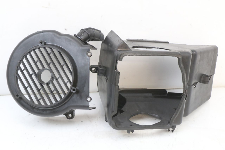 photo de CACHE MOTEUR JONWAY AZTRAL 125 (2008 - 2017) - Détail de la pièce