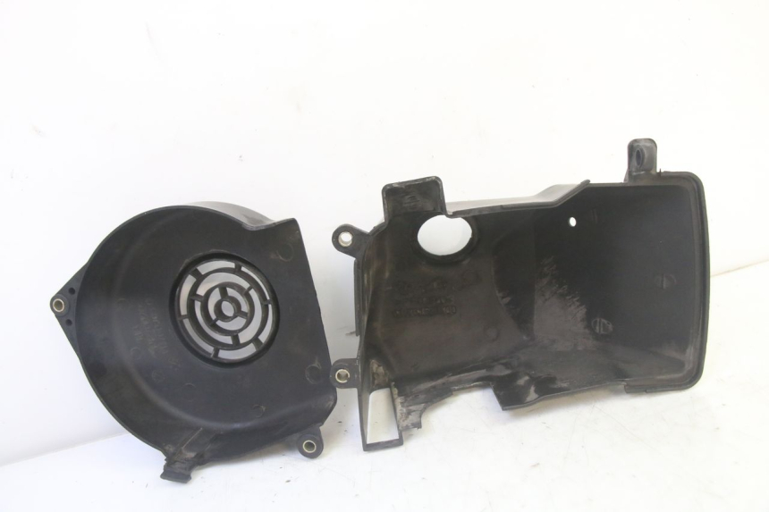 photo de CACHE MOTEUR PEUGEOT CITYSTAR 50 (2013 - 2017) - Gros plan technique