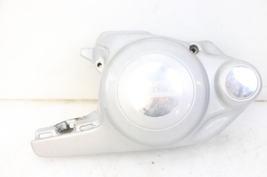 photo de CACHE MOTEUR APRILIA CLASSIC 125 (1995 - 2001) - Points de fixation