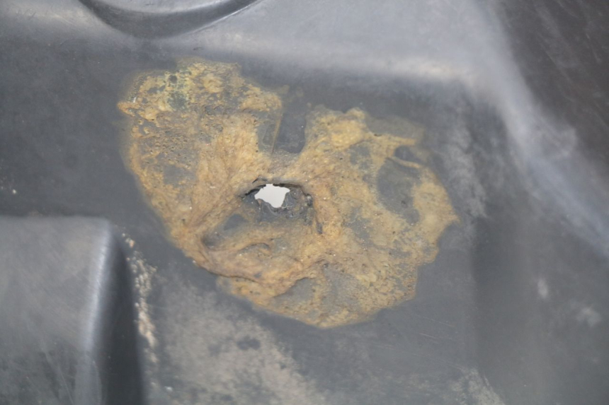 photo de CACHE MOTEUR PEUGEOT KISBEE 2T 50 (2010 - 2017) - Détails caractéristiques