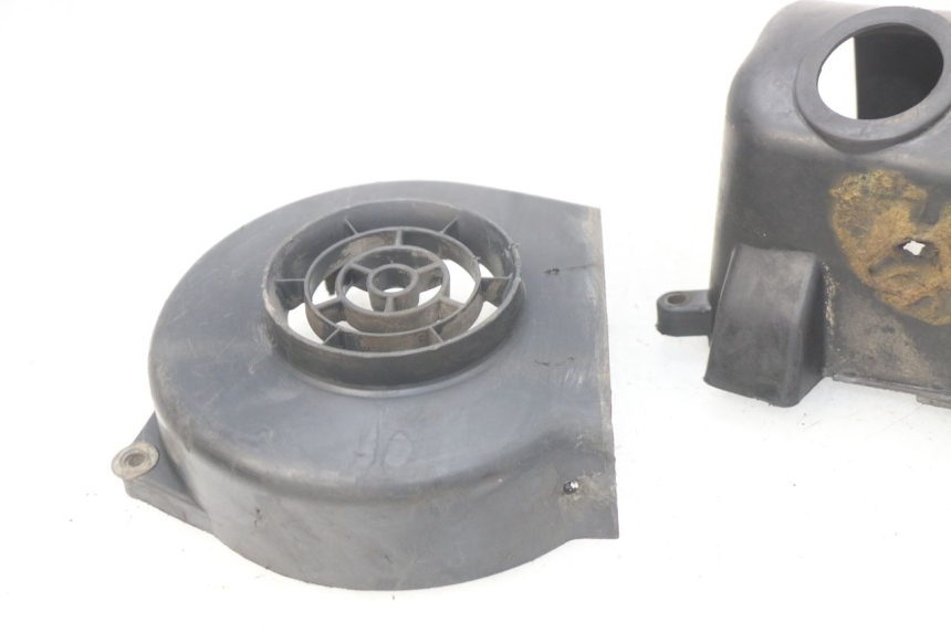 photo de CACHE MOTEUR PEUGEOT KISBEE 2T 50 (2010 - 2017) - Marquages et références