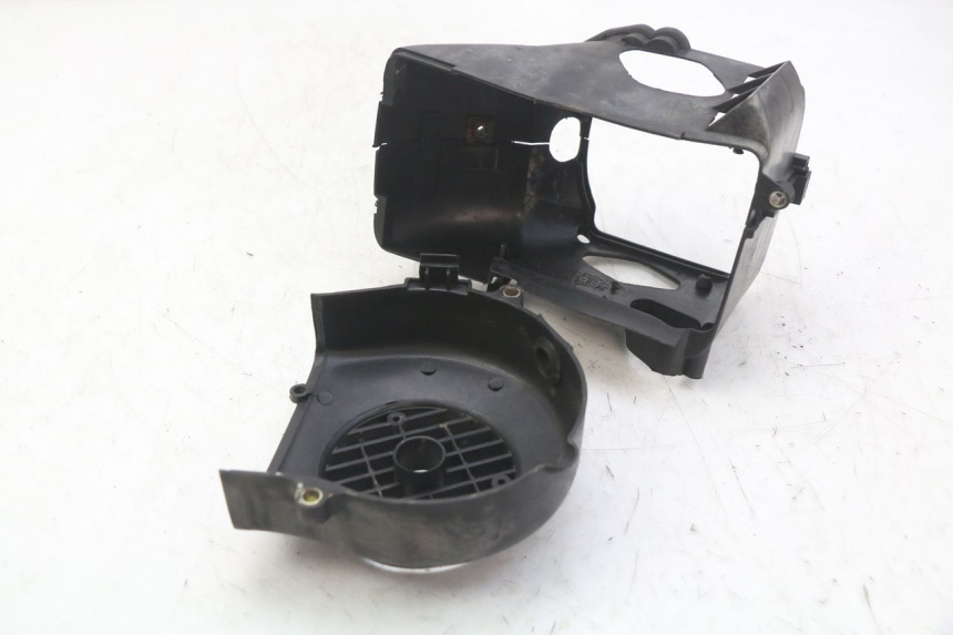 photo de CACHE MOTEUR KYMCO LIKE 4T 50 (2009 - 2018) - Autre angle de vue