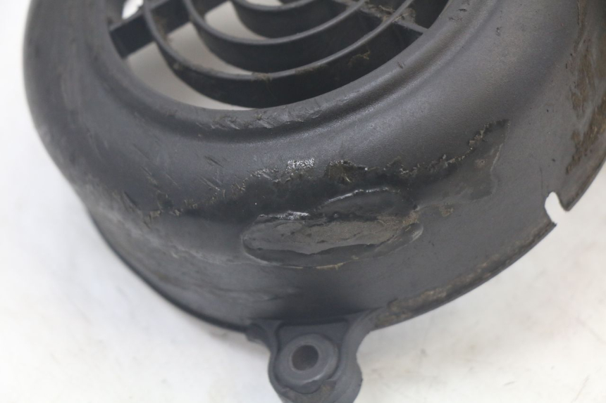 photo de CACHE MOTEUR MBK MACH G AC 50 (2002 - 2014) - Gros plan technique