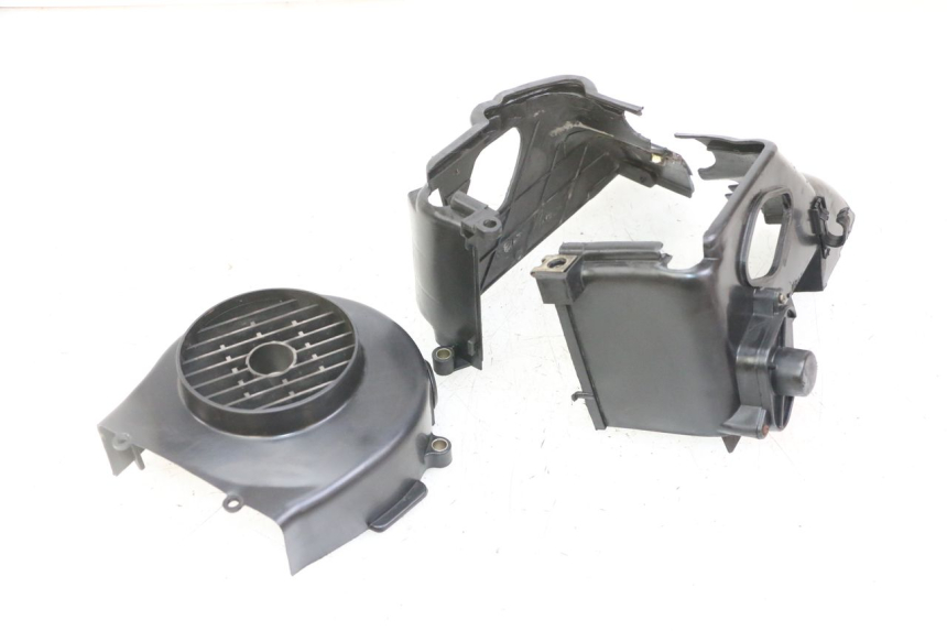 photo de CACHE MOTEUR PEUGEOT KISBEE 4T 50 (2010 - 2017) - Détail de la pièce