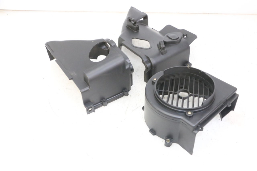 photo de CACHE MOTEUR PEUGEOT VIVACITY 125 (2010 - 2017) - Autre angle de vue