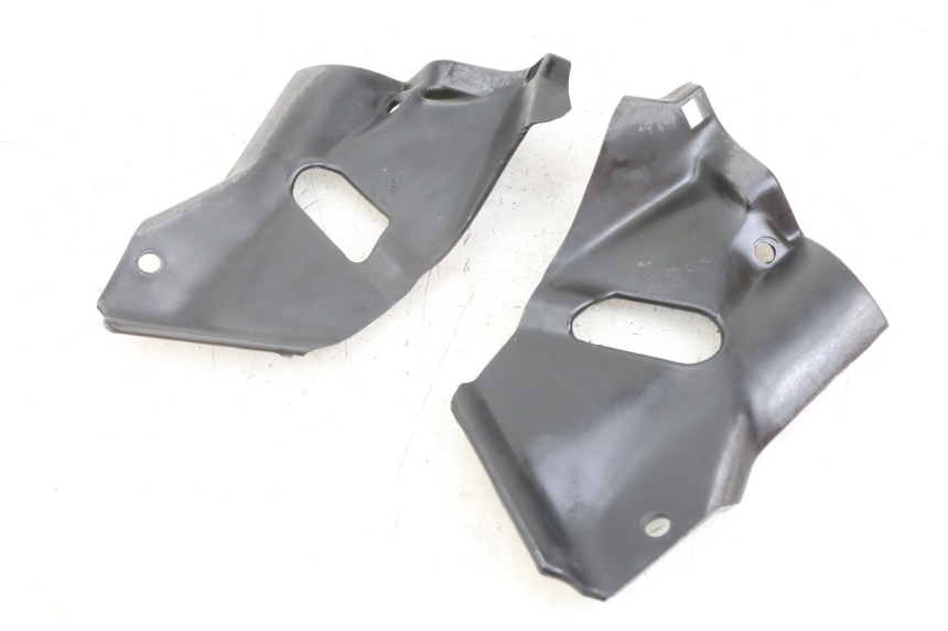 photo de CACHE MOTEUR TRIUMPH SPEED TRIPLE T301 900 (1994 - 1996) - Vue principale