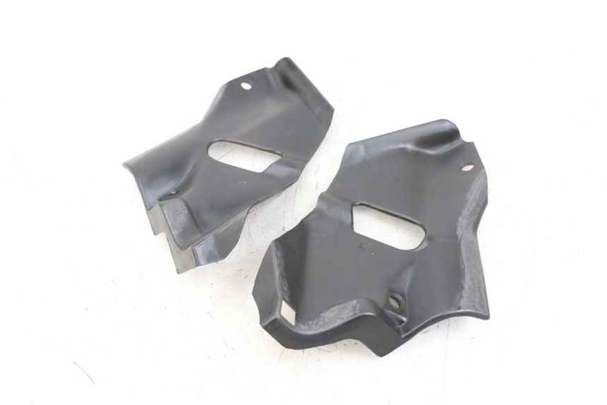 photo de CACHE MOTEUR TRIUMPH SPEED TRIPLE T301 900 (1994 - 1996) - Zoom état d’usage