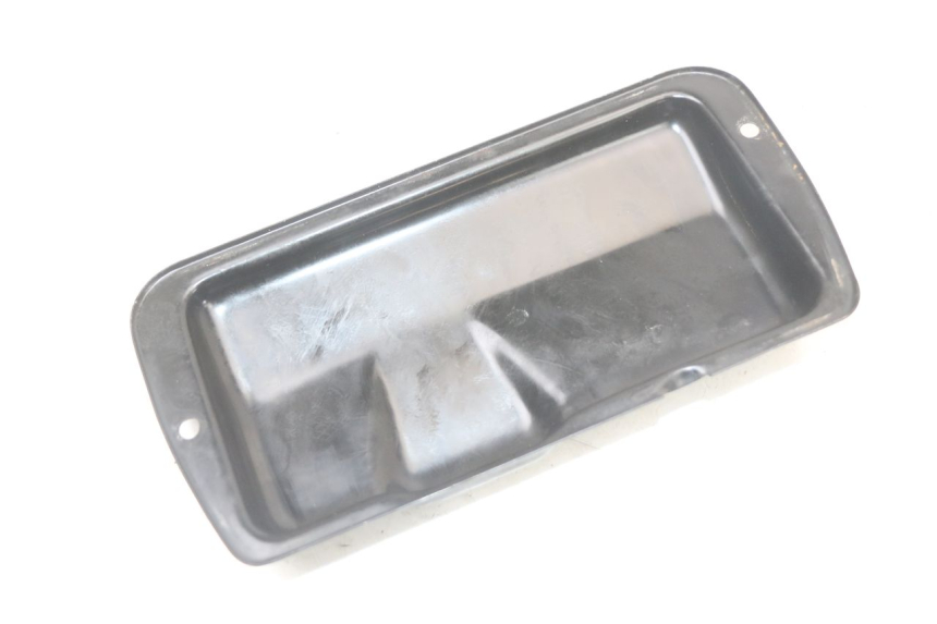 photo de CACHE MOTEUR SUZUKI GS F 500 (2004 - 2007) - Autre angle de vue