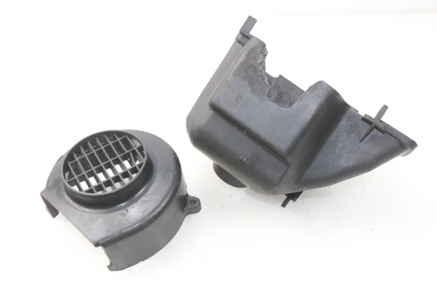 photo de CACHE MOTEUR PEUGEOT VIVACITY 100 (1999 - 2008) - Zoom état d’usage