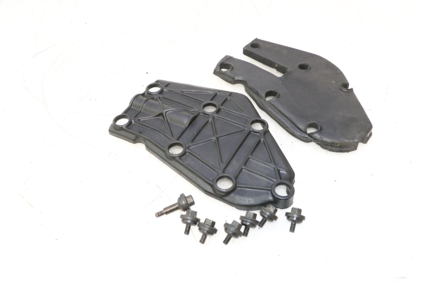 photo de CACHE MOTEUR KAWASAKI ZX-6R ZX6R 600 (2000 - 2002) - Autre angle de vue