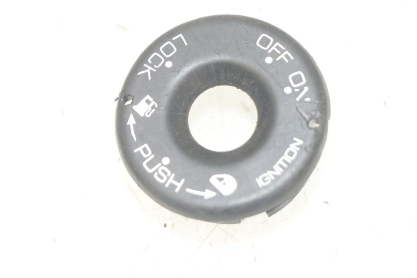 photo de CACHE NEIMAN PIAGGIO MP3 HPE 300 (2019 - 2026) - Détail de la pièce