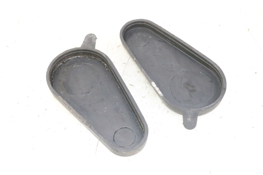 photo de CACHE POUSSIERE PHARE PIAGGIO MP3 125 (2006 - 2014) - Détail de la pièce