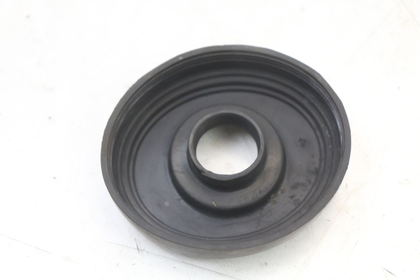 photo de CACHE POUSSIERE PHARE PEUGEOT DJANGO 125 (2014 - 2017) - Zoom état d’usage