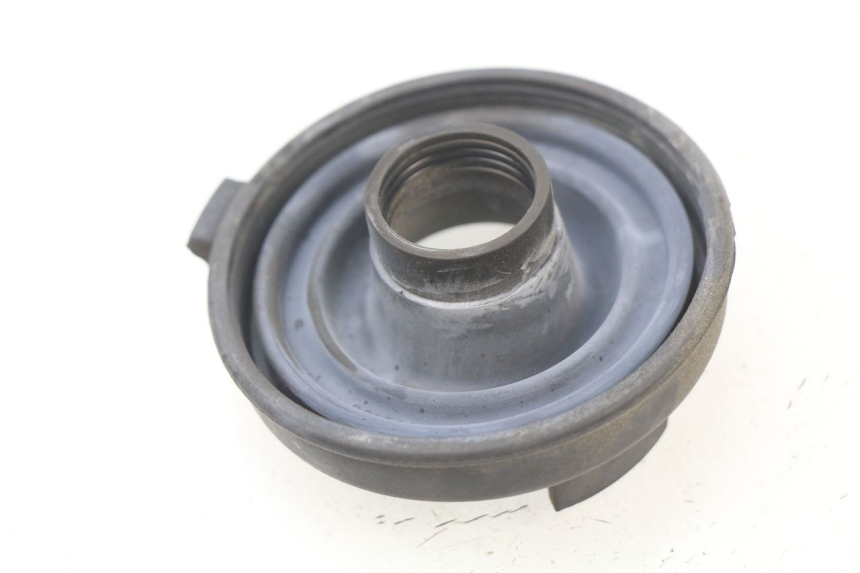 photo de CACHE POUSSIERE PHARE PIAGGIO PRIMAVERA 125 (2013 - 2021) - Zoom état d’usage