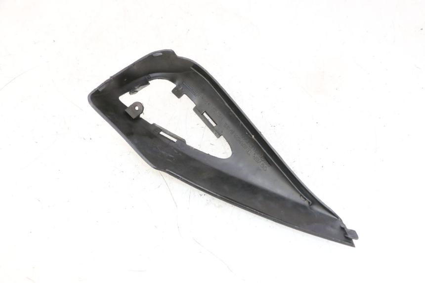 photo de CACHE RETROVISEUR HONDA FES S-WING SWING ABS 125 (2007 - 2015) - Gros plan technique
