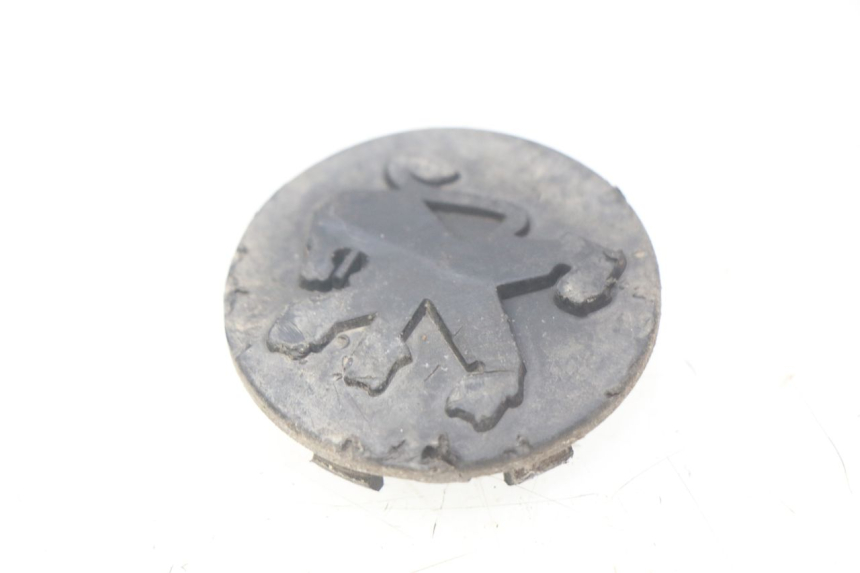 photo de CACHE ROUE PEUGEOT ELYSTAR 50 (2002 - 2014) - Détail de la pièce