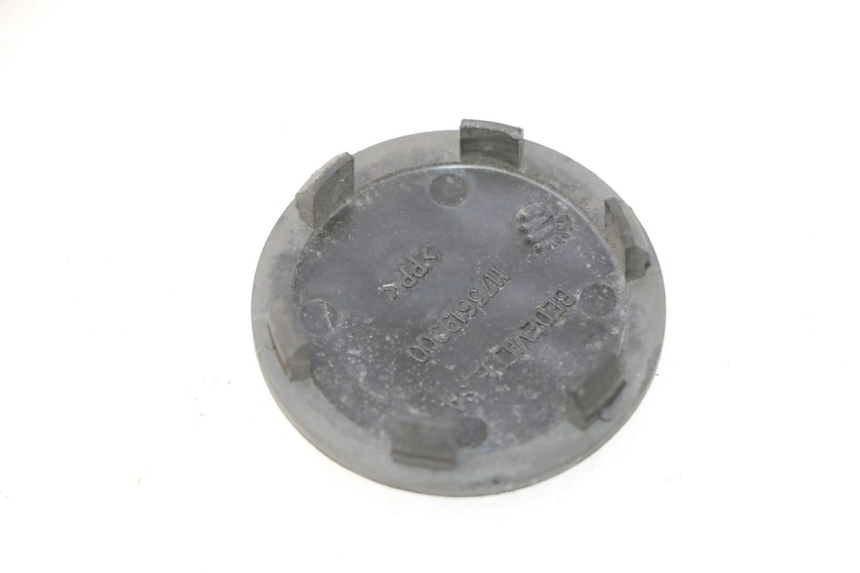 photo de CACHE ROUE PEUGEOT ELYSTAR 50 (2002 - 2014) - Détail de la pièce