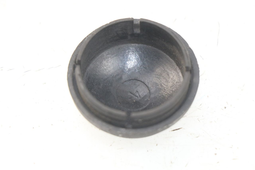 photo de CACHE ROUE PIAGGIO FLY 2T 50 (2004 - 2017) - Détail de la pièce