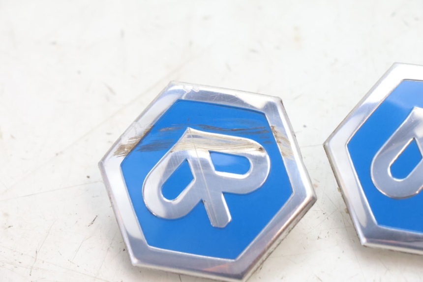 photo de CACHE ROUE PIAGGIO MP3 500 (2016 - 2018) - Détail de la pièce